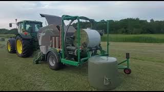 John Deere 6420 S + Criap Midi-Baler 85