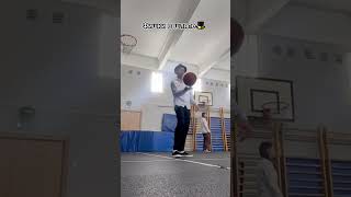 Баскетбольный фристайл в шляпе 🎩😅 #basketball #freestyle #nba