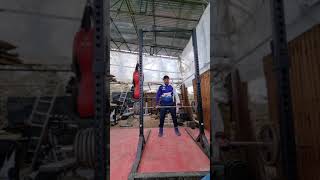 200kg x 5 Dead lifts