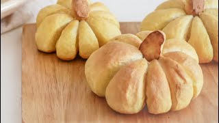 Pumpkin-Shaped Bread | cute halloween treats