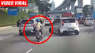 Motor melompat kereta main tukar lorong