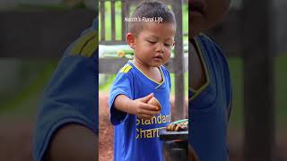 Poor 2 years boy grill snails for food on the hot stone  #grilled #food #cooking