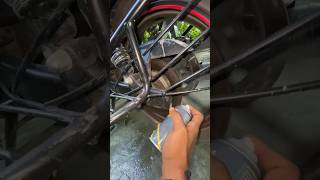 Royal enfield pe chain spray marna pada | #shortsfeed #shortvideos #minivlog #shorts #royalenfield