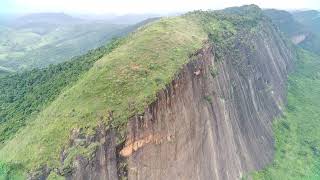 Um vídeo diferente mas que vale a pena ser apreciado.  PEDRA DE PARAIBUNA.