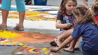 FAZENDO TAPETES DE CORPUS CHRISTI. Paróquia São Francisco de Assis em Jardim da Penha.