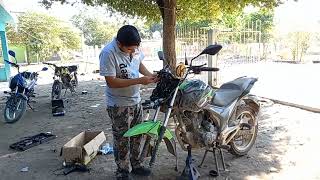 restaurando moto  150z después de un choque