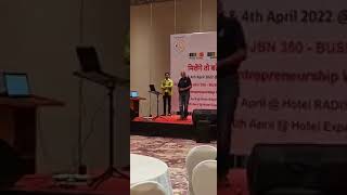 Hai Duniya Usiki .. Ar Sanjay Porwal sings for JITO RoM & Nashik delegates at Hotel Radisson