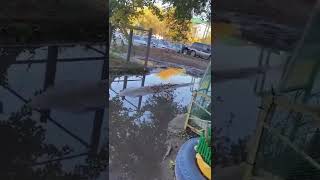 В Астрахани канализационные воды залили двор и детскую площадку