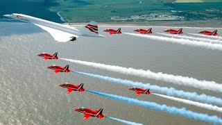 Concorde flying over Buckingham palace during the golden jubilee