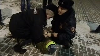 ЛЕВ ПРОТИВ Красноярск #13- Нападение сотрудников полиции на Лев Против.