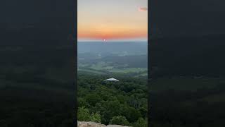 Hang gliders on lookout mtn