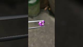 ฟรีใบเซอร์ 1.13กะรัต พลอยเพอเพิลแซฟไฟร์ ดิบ เกรด A (Unheated Purple Sapphire)