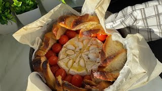 ЗАПЕЧЁННЫЙ КАМЕМБЕР С Черри чесноком и багетом I Camembert With Cherry Tomatoes garlic and baguette