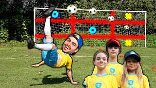 Luccas Neto Joga Futebol com Amigos e Amigas