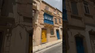 As portas e janelas das casas eram pintados em cores específicas para diferenciar a profissão #malta