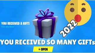 30,000+ V-bucks! FORTNITE - GETTING GIFTED EVERYTHING BY ?? (CHRISTMAS & New Years 2022 Edition)