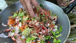 Peace don Wah making crabs salad