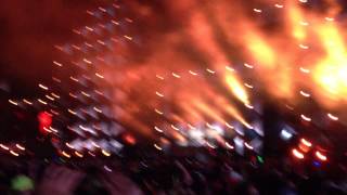 Fedde Le Grand playing Seven Nation Army into EPIC ULTRA MUSIC FESTIVAL 2013 WEEKEND 1