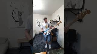 #shorts #avrillavignecover #avrillavigne #basscover #music #poppunk #letgo #sk8erboi #cover #bass