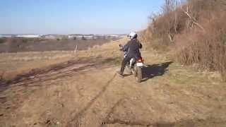 Suzuki DR650 and DRZ400 screwin around