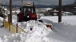 The tractor vs. snow / Vyhrnování sněhu