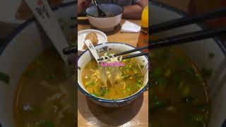 Lanzhou Lamian Chinese 🇨🇳 muslim halal food serve with noodles and beef yummy 🤤