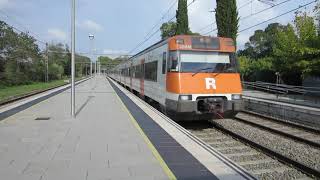 Renfe S-447 R11 llegando a Caldes de Malavella