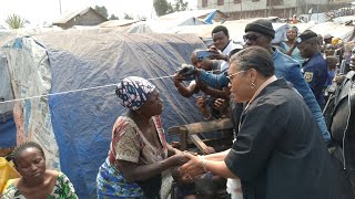 Guerre du M23 La première Ministre Judith SUMINWA TULUKA dans le Camp des déplacés de MUGUNGA à Goma