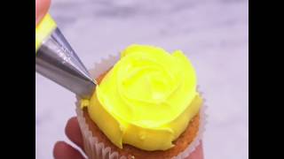 How to ice a ROSE CUPCAKE.