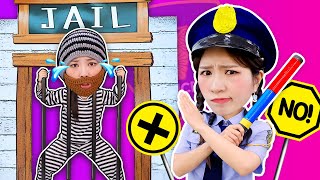 小偷越獄了！波尼警察和小偷上演你追我逃，最後的結局是？！l pretend play