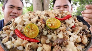 OUTDOOR COOKING | AUTHENTIC KAPAMPANGAN SISIG (HD)