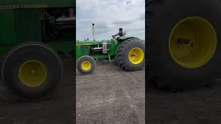 @RennerStockFarms Kinze repower John Deere 5020 plowing at Half Century of Progress Show #tractor