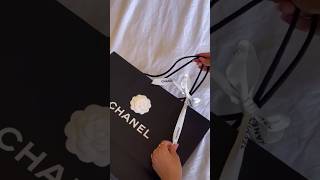 Ladies and Gentlemen let's unboxing Chanel Bag #bagaddict #bagfactory #unboxingvideo