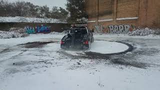 Ford f550 extended cab towtruck on 24s playing in the snow!