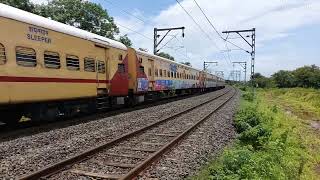 Koyna Express Led By Kalyan WCAM3 Hurries Towards Chinchwad