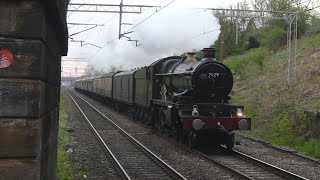 7029 Clun Castle races through Hartford Station in Cheshire 22nd April 2023