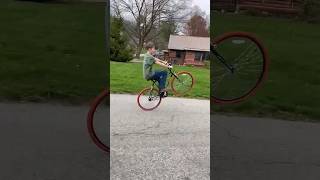 Wheeling my friends bike #wheelie