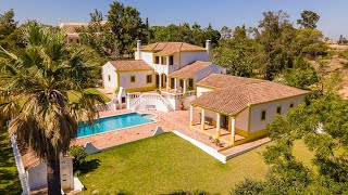 CARVOEIRO | ALGARVE | Elegant five bedroom villa with private pool and tennis court