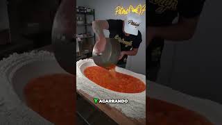 ESTA PERSONA TIRA 250 HUEVOS PARA COCINAR