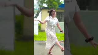 🌧️ বৃষ্টিতে ভিজতে আমার খুব ভালো লাগে 🫶 #short #youtubeshorts #trending #viral #danceshorts