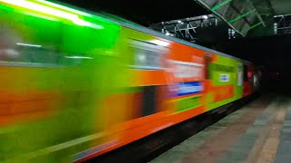 SAKARNI WALL PUTTY Livery !!! WAP7 TVC Rajdhani Express Shatters Palghar at MPS