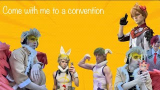 Come with me TO A CONVENTION | Vlog | SO MANY COSPLAYS