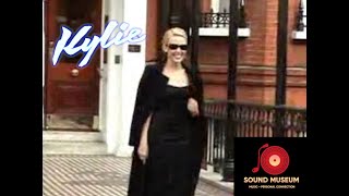 Kylie Minogue (Jan - April 2007 London Paparazzi Footage)