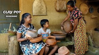 This is how I season new clay pots 😃Avoid cooking without seasoning.     .village kitchen recipe