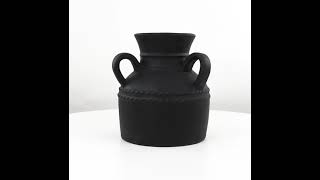 Black Vase | Beruru