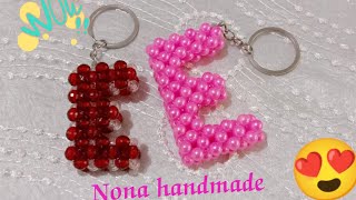 طريقة مبسطة لعمل حرف(E)بالخرز للمبتدئيين how to make the letter/E/ with beads ميداليه خرز حرفE