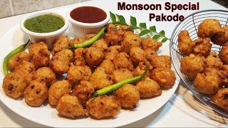 मूंग दाल के एकदम क्रिस्पी और कुरकुरे पकोड़े | Moong Dal Pakoda|Tea Time Snack| Monsoon Special Pakode