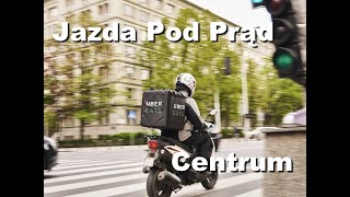 Kierowca Uber Eats jedzie pod prąd Emilii Plater