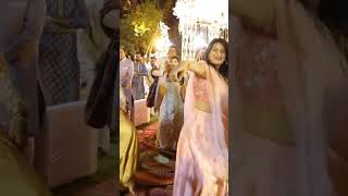 Deewana hai dekho | Sisters dancing on groom entry | Kabhi Khushi Kabhi Gham | Nishkruti