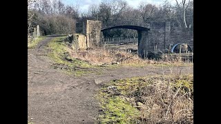 Walking the towpath, Tinkers